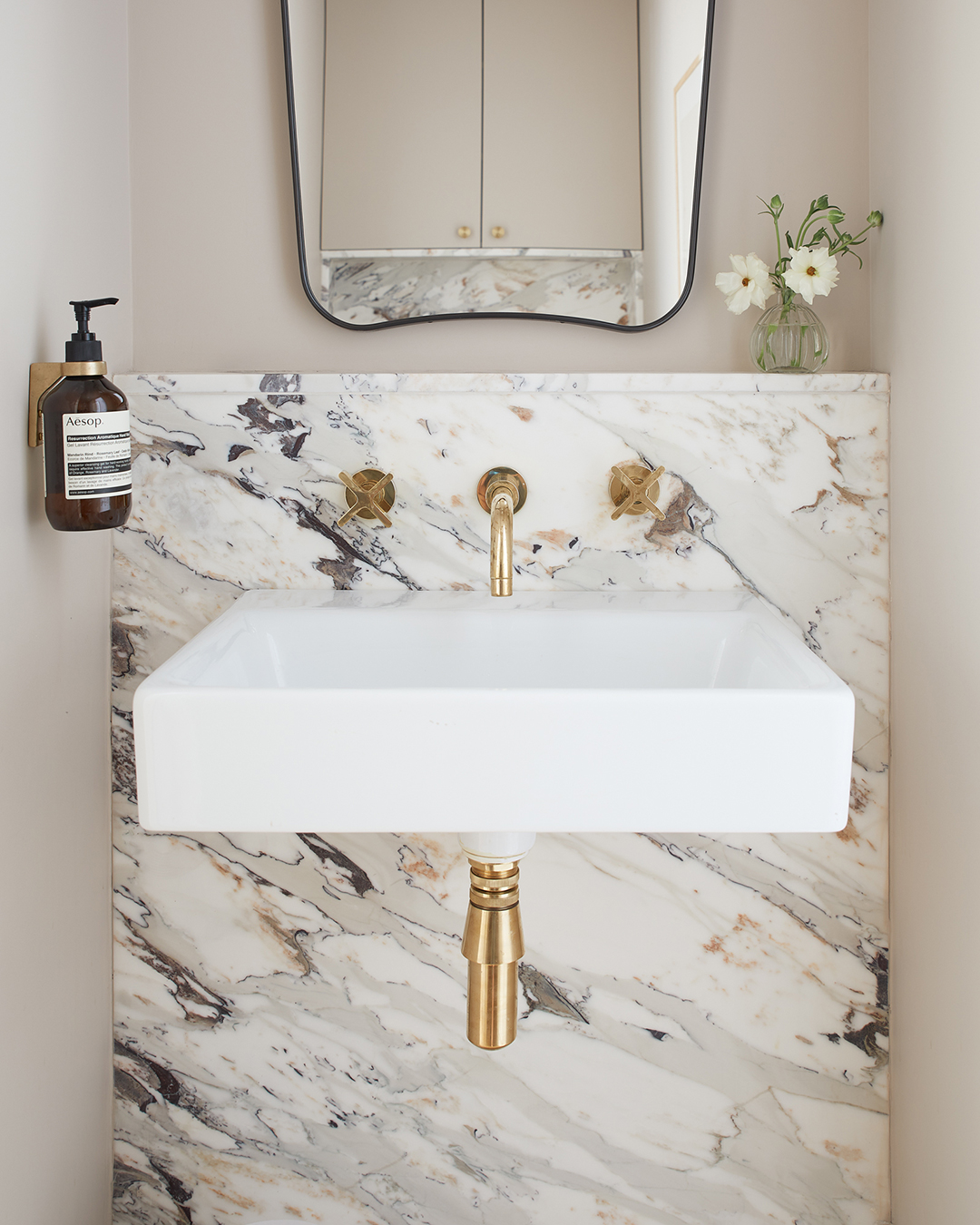 marble bathroom sink wall