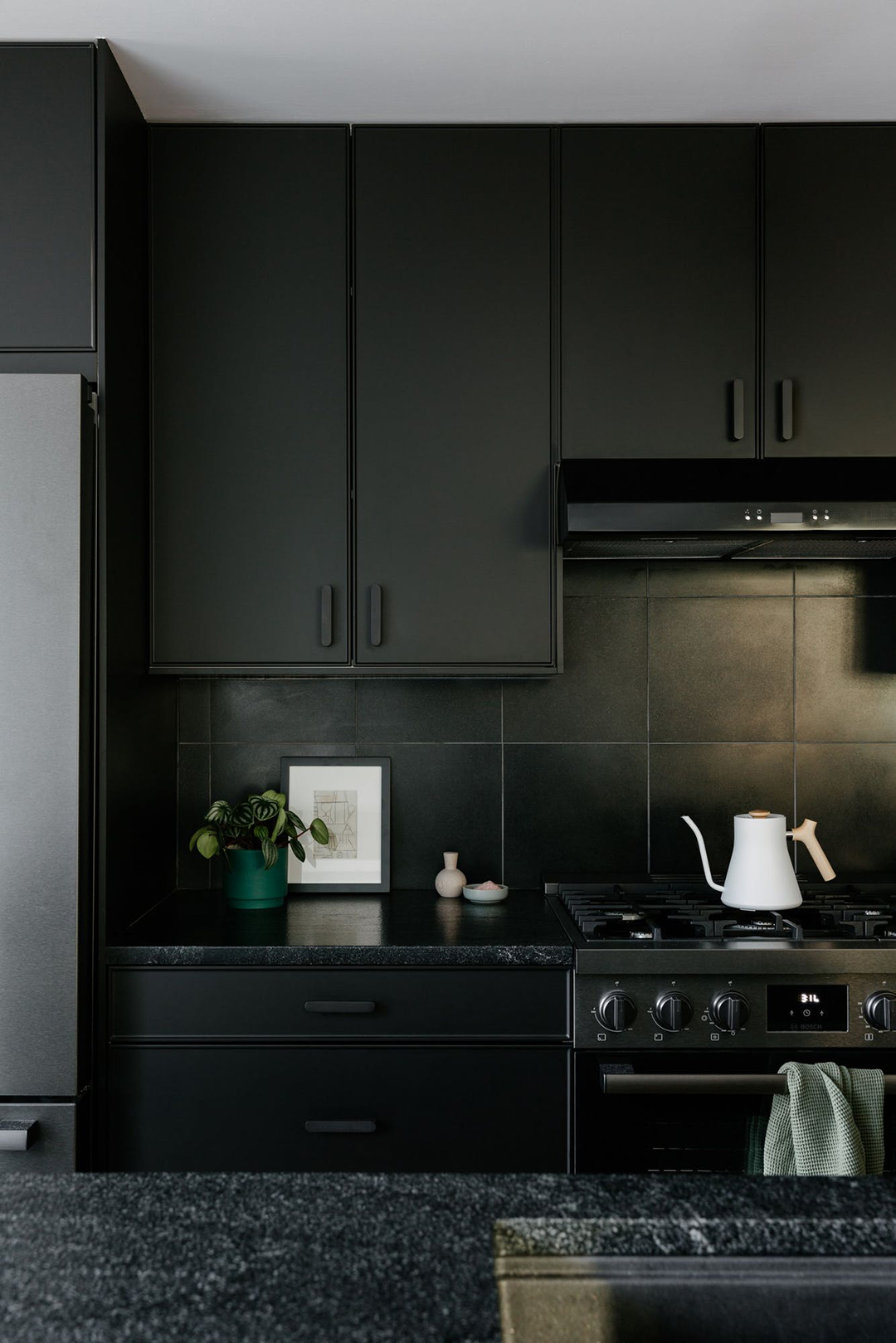 black kitchen cabinets