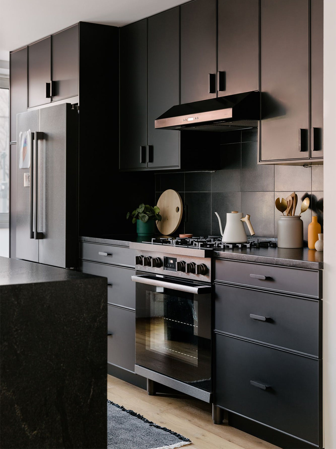 black kitchen cabinets