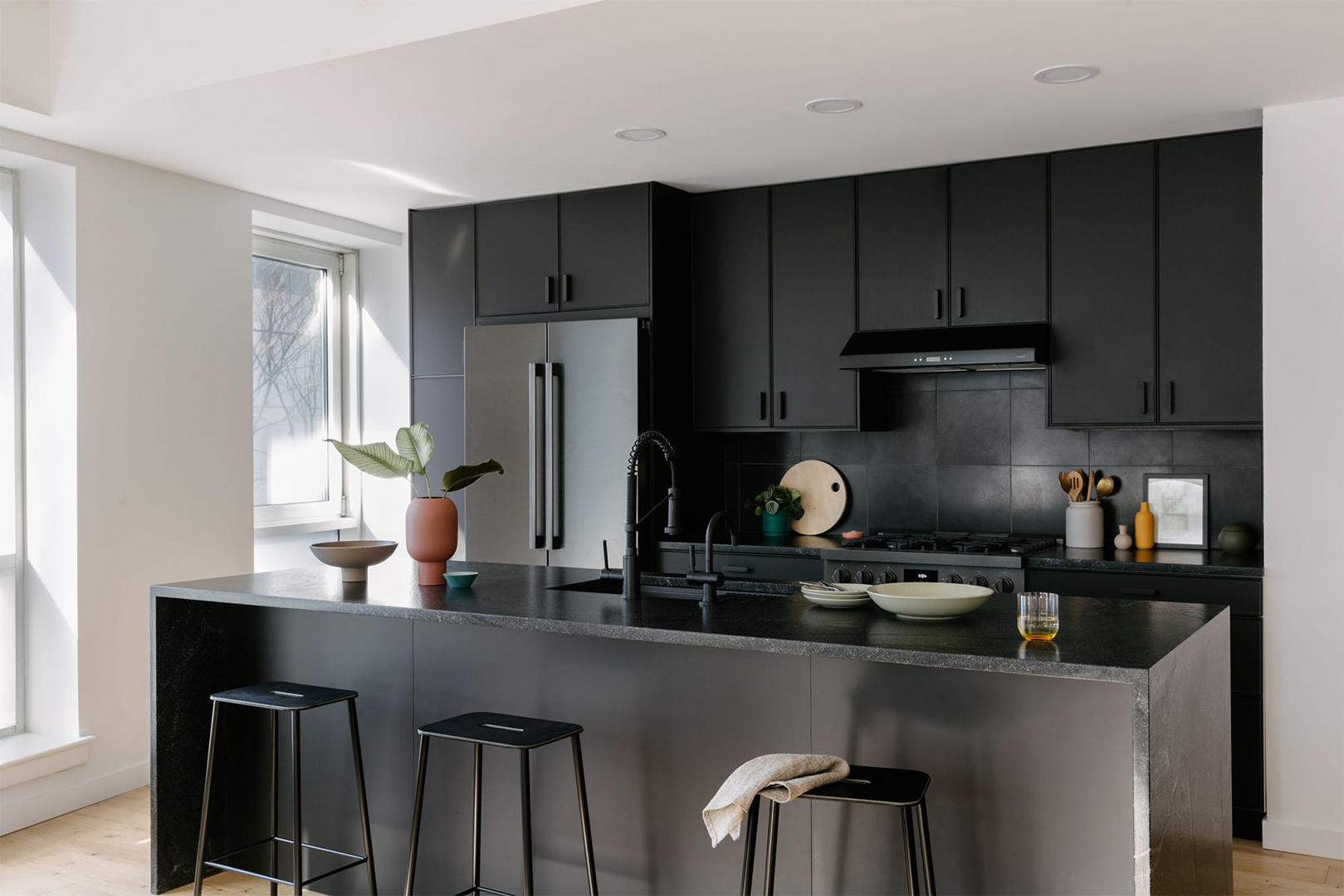 black kitchen cabinets