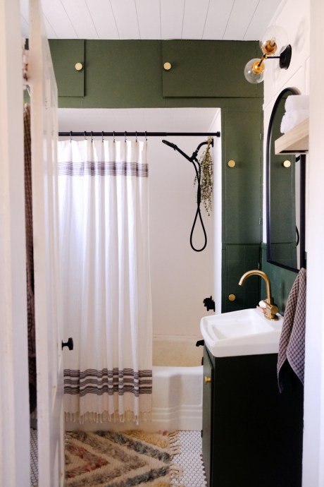 A Tiny Bathroom Gets a Big Makeover for Less Than $500