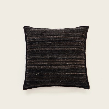  black pillow