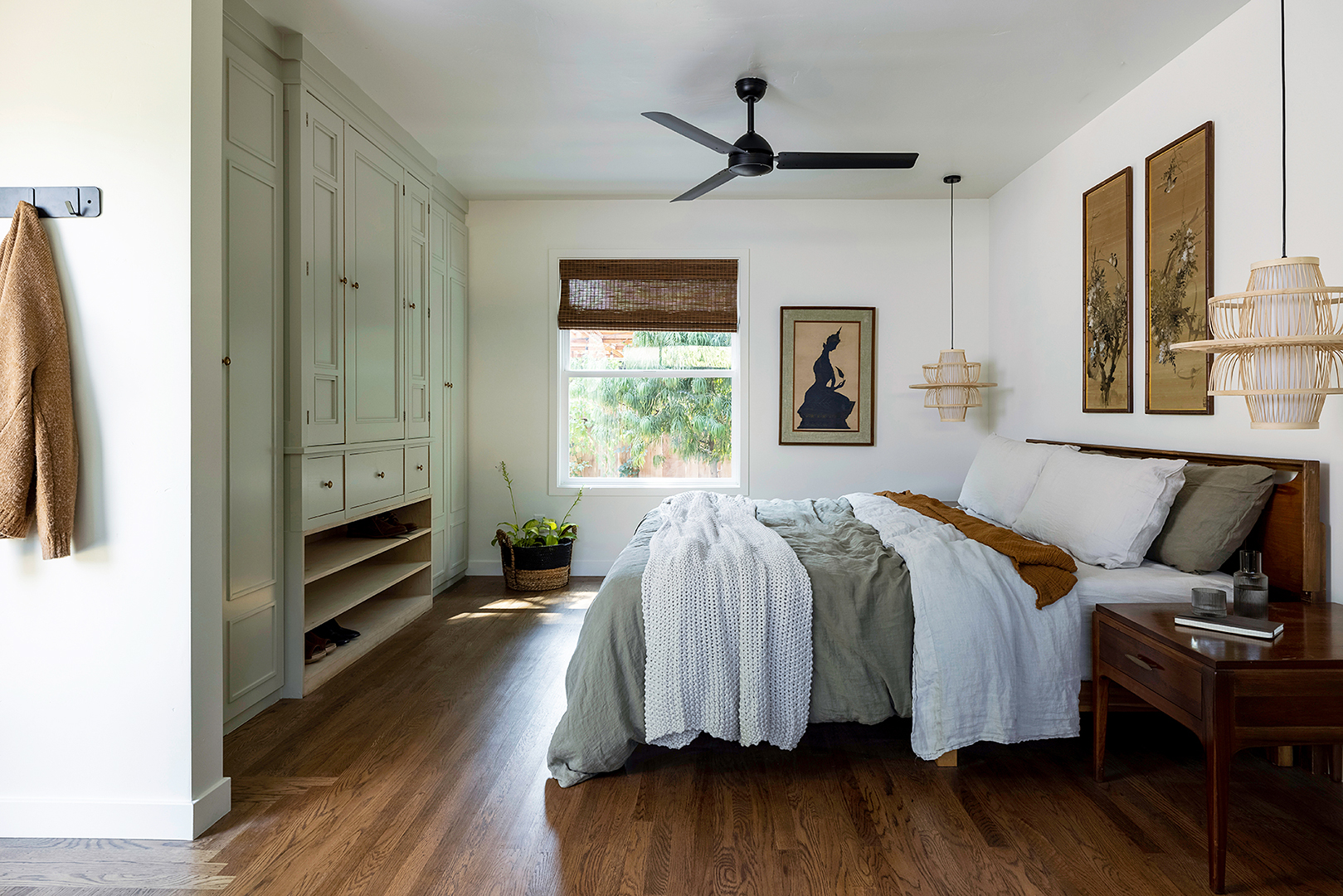 zen bedroom with big closet wall