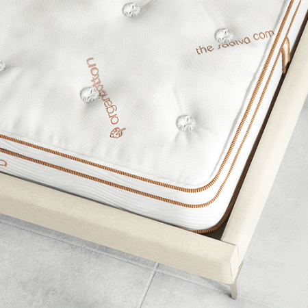  Saatva Latex Hybrid Mattress