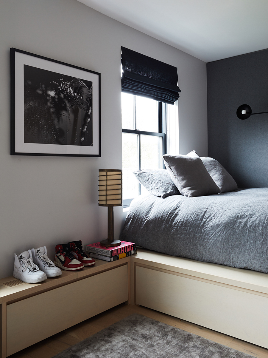 teen bedroom with platform bed