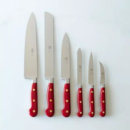  kitchen knives.