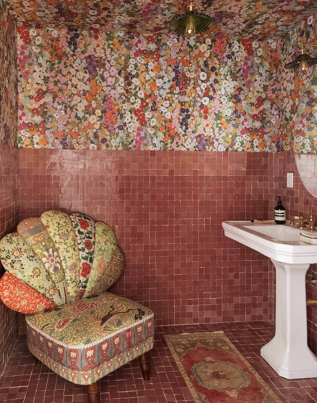 Bathroom with floral wallpaper