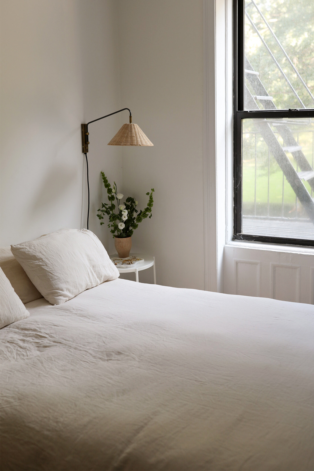 white linen bedding