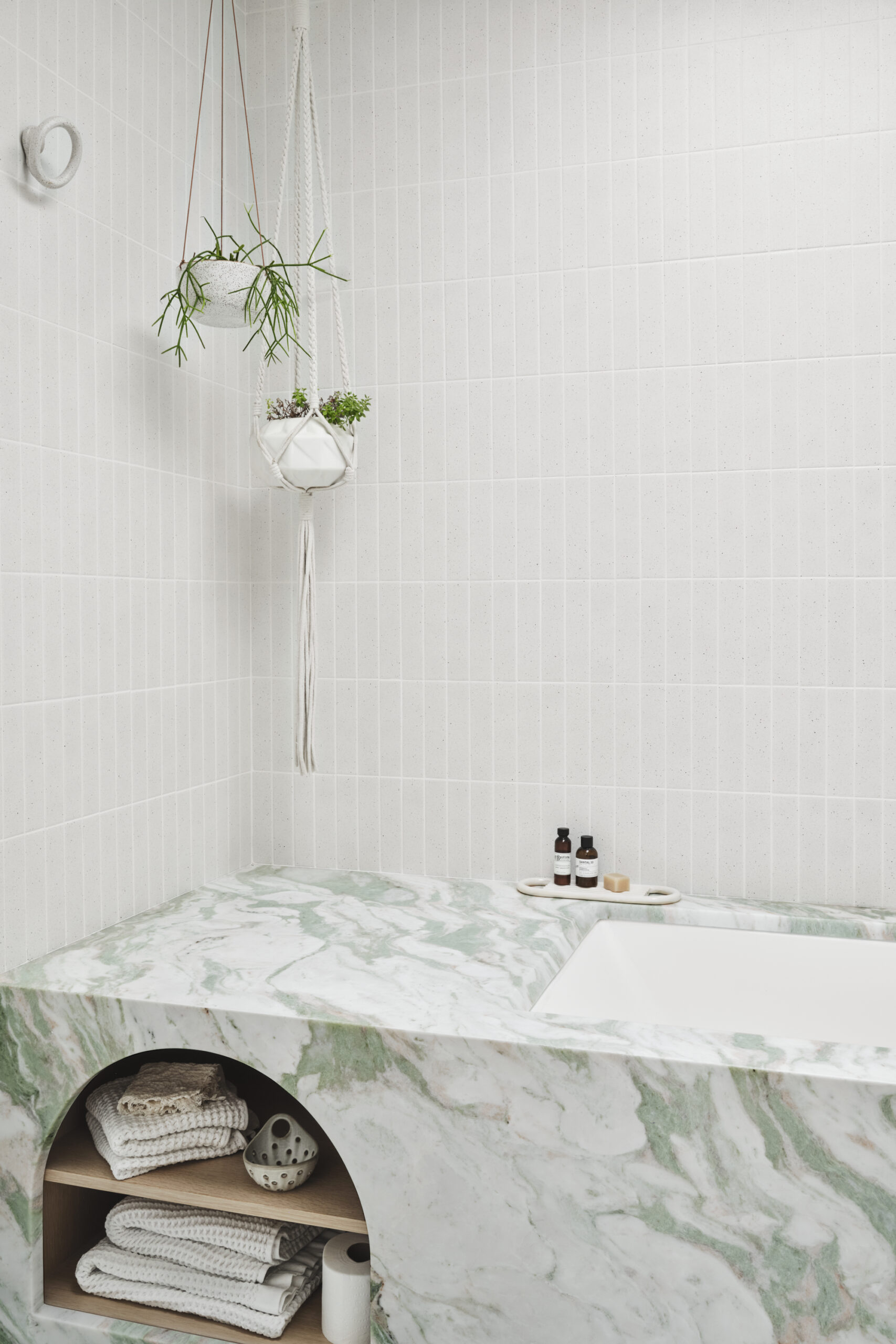 green marble tub