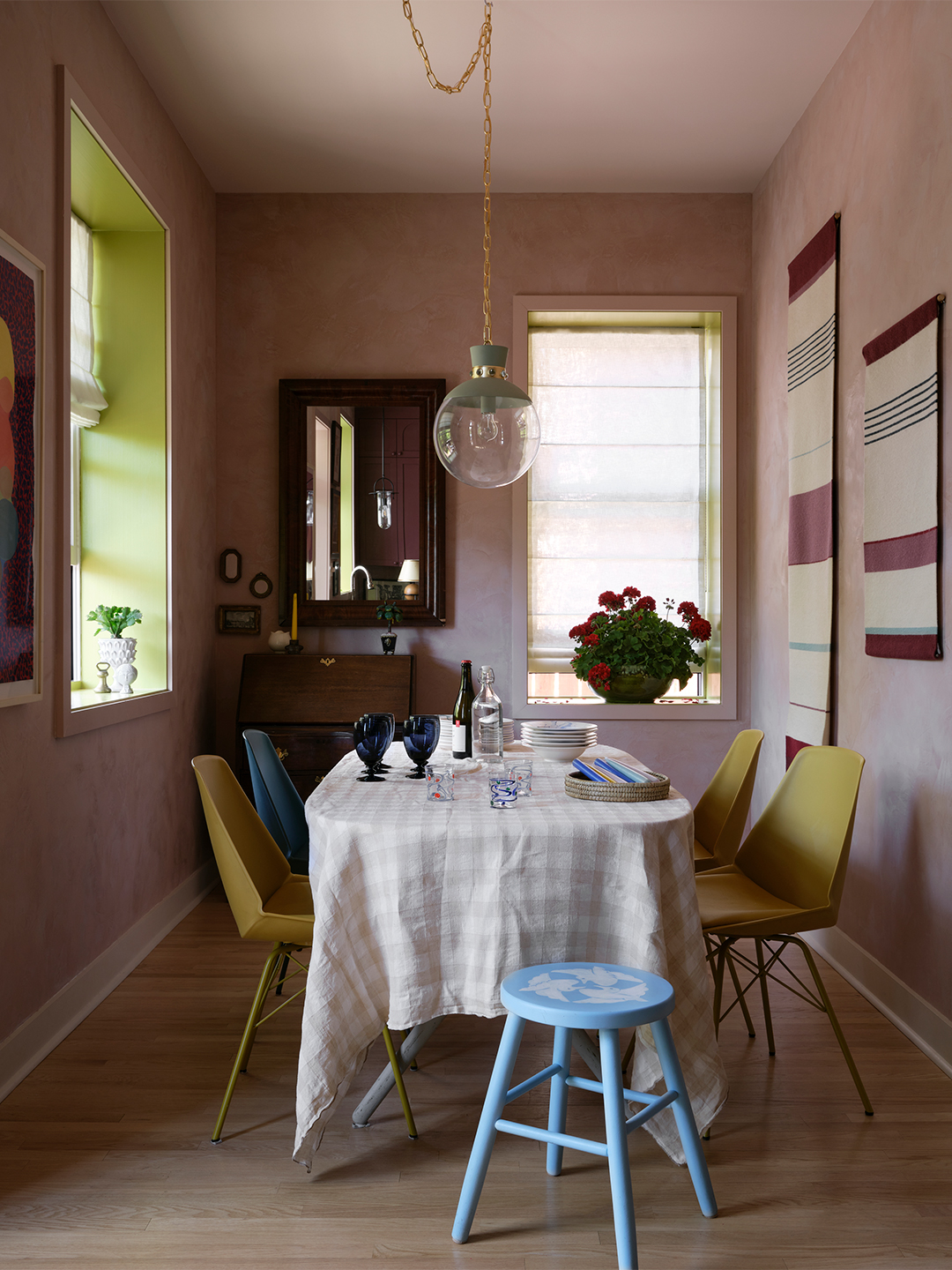 pink dining room