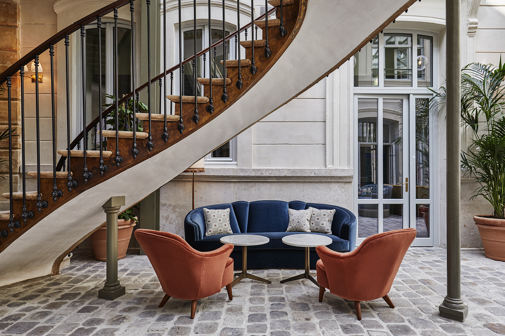 hoxton paris hotel lobby velvet seating