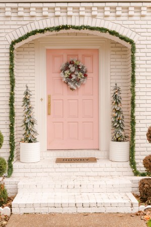 garland around entryway