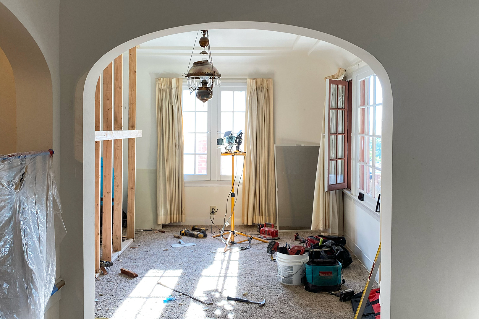 arch leading into dining room