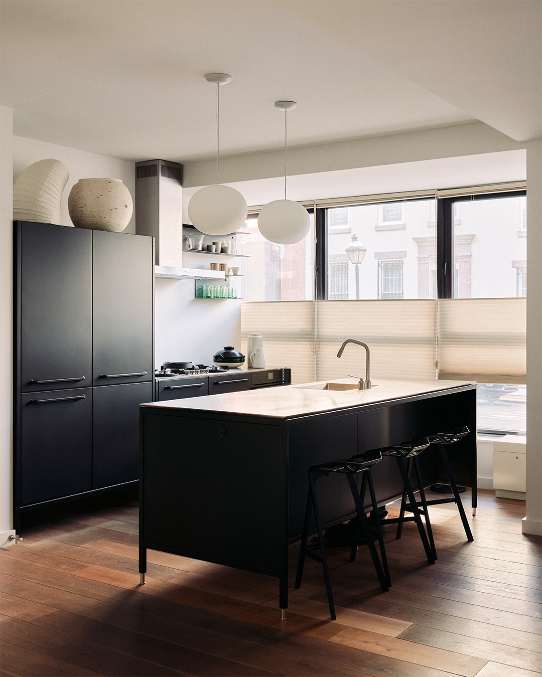 black kitchen island