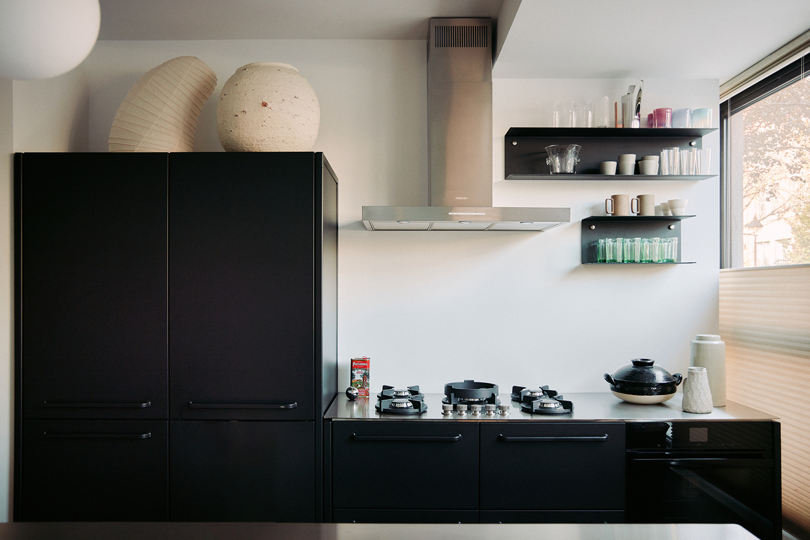 black modern kitchen