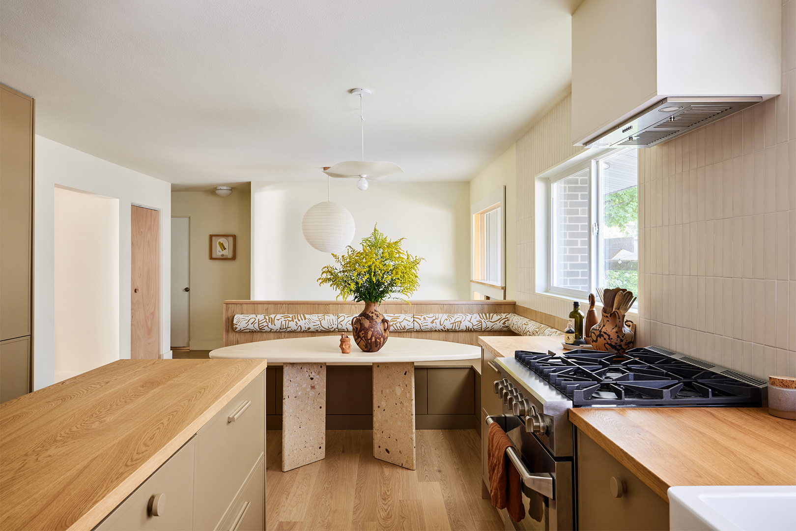 kitchen banquette