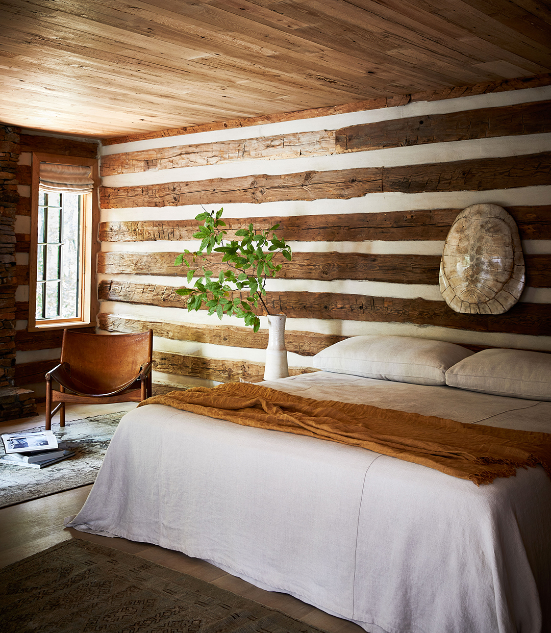 chinking wall in bedroom