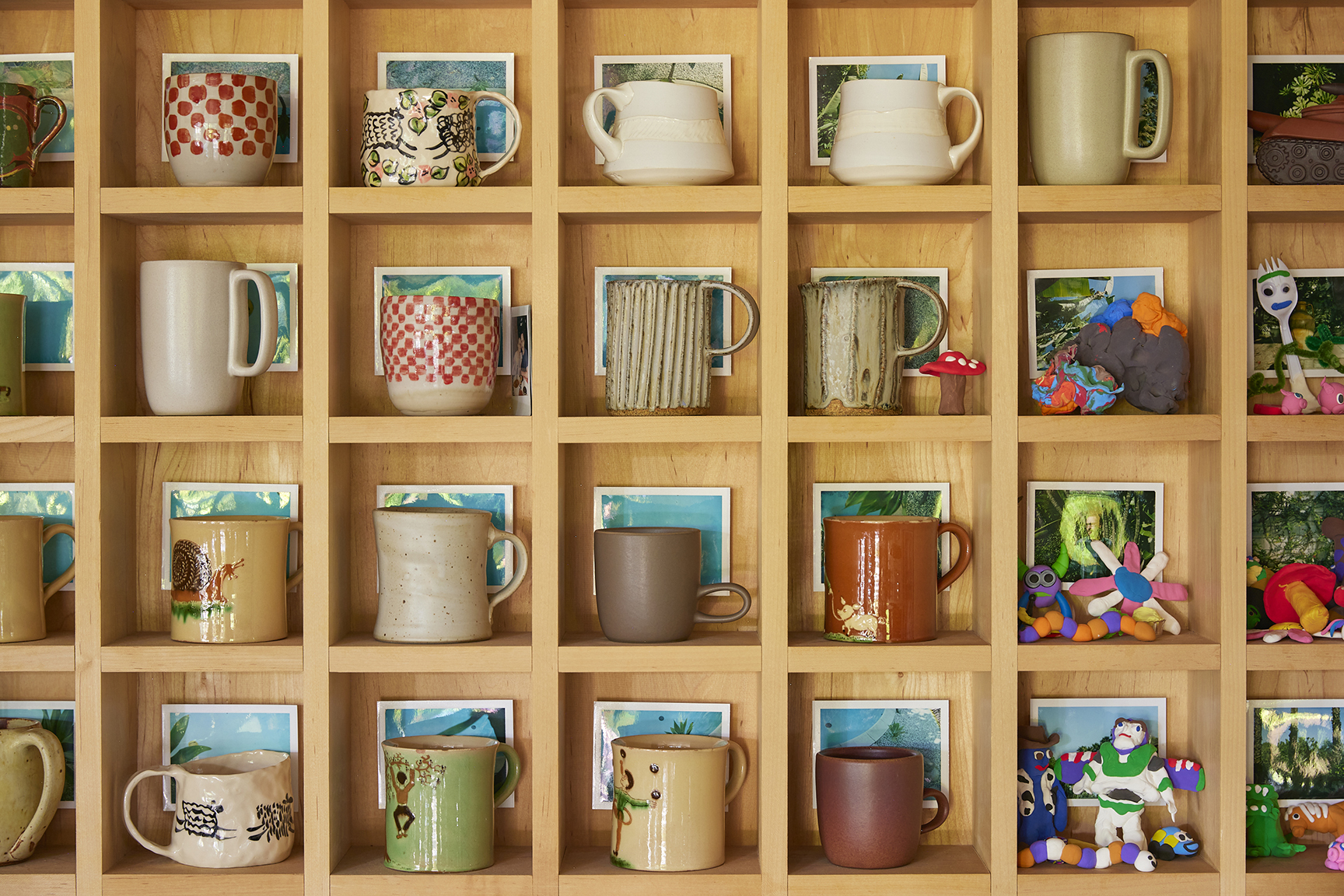 wood wall display case for mugs