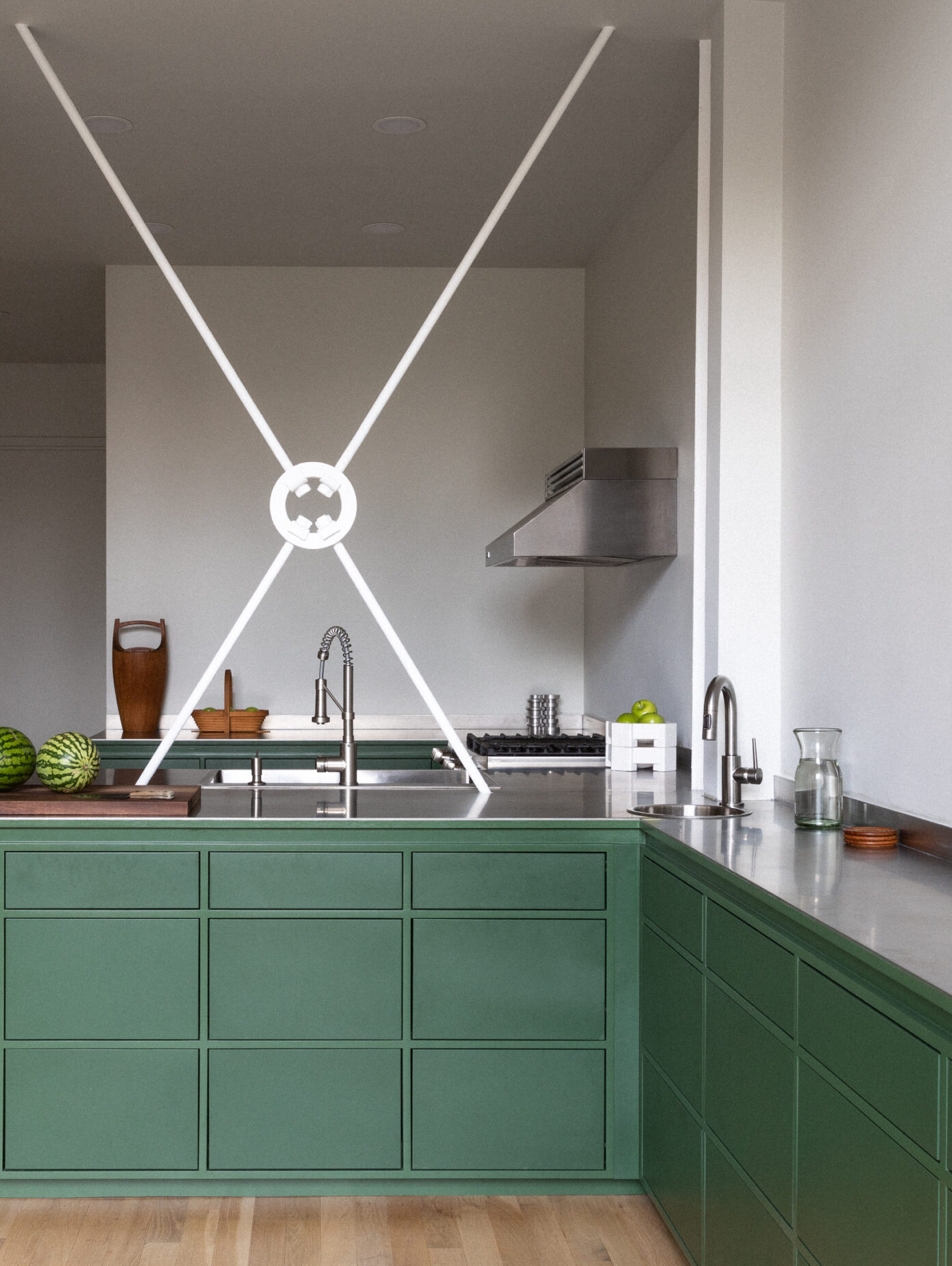 x cross beam bisectign kitchen