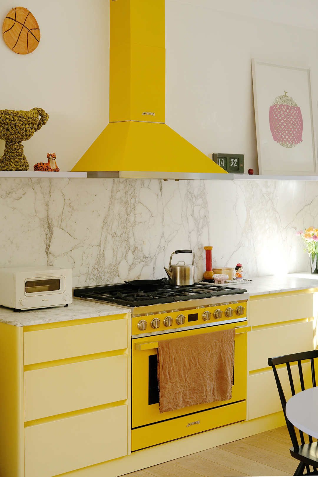 yellow kitchen cabinets