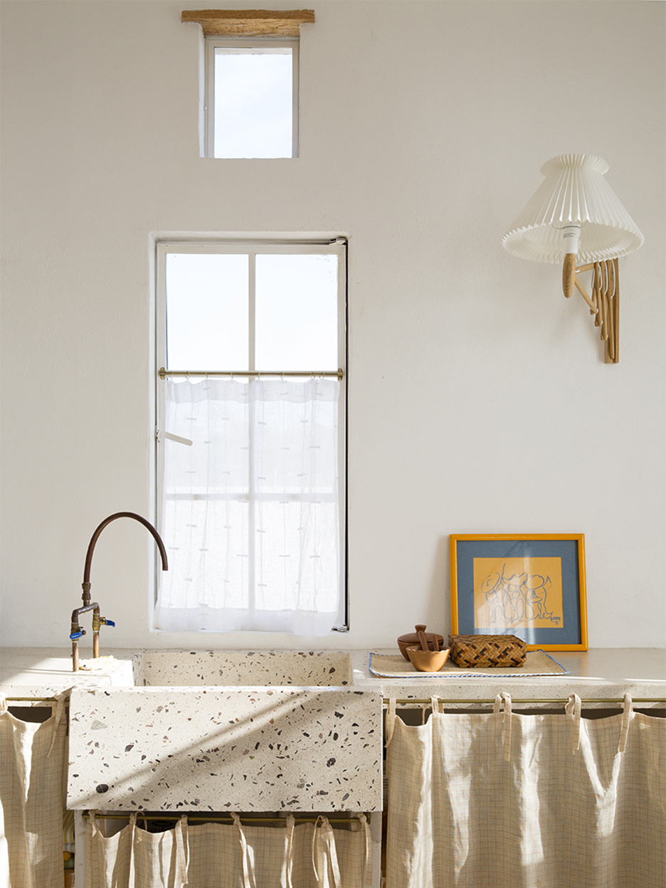 skirted terrazzo-like sink