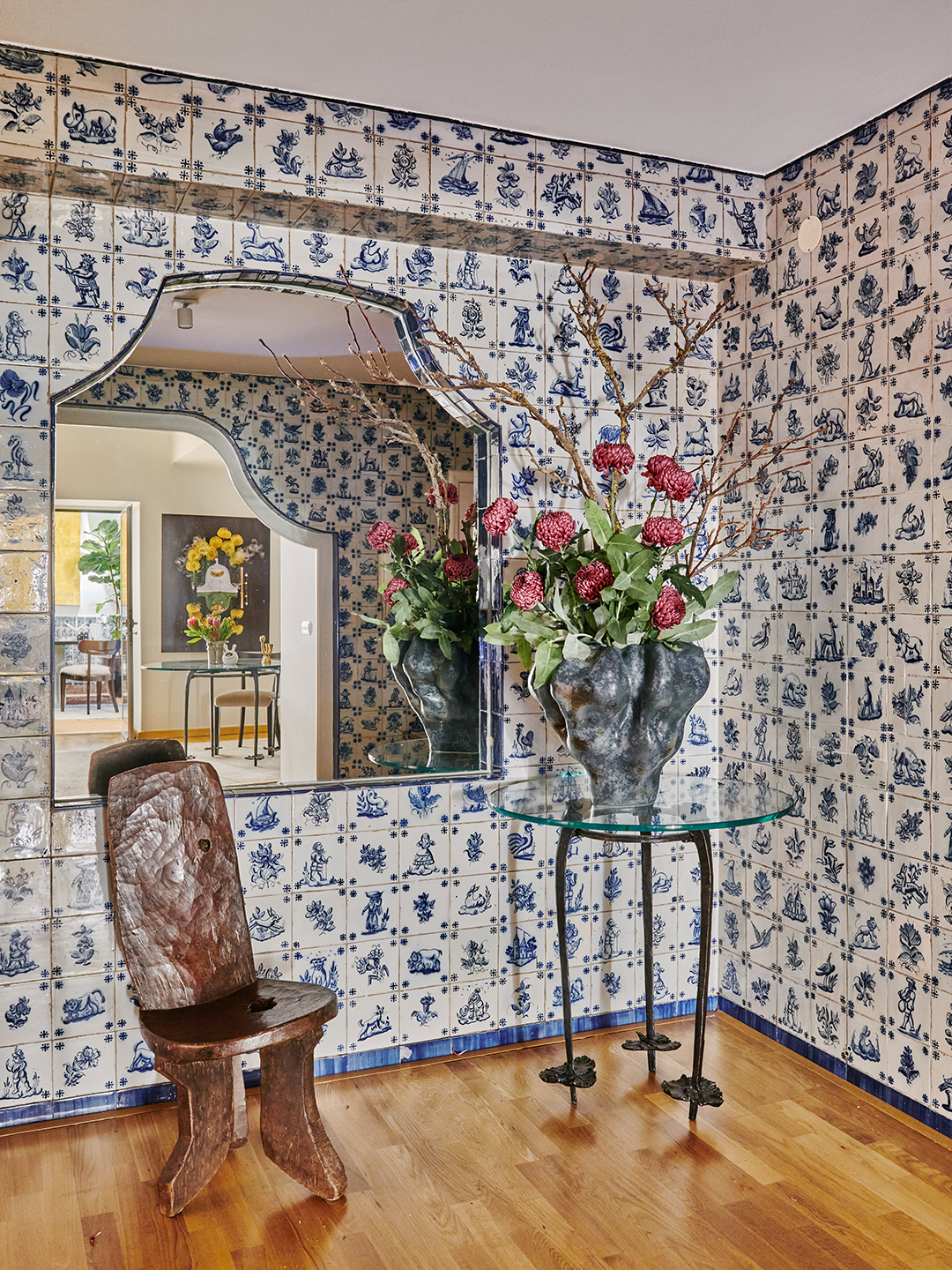 Wall of blue and white Portuguese tiles