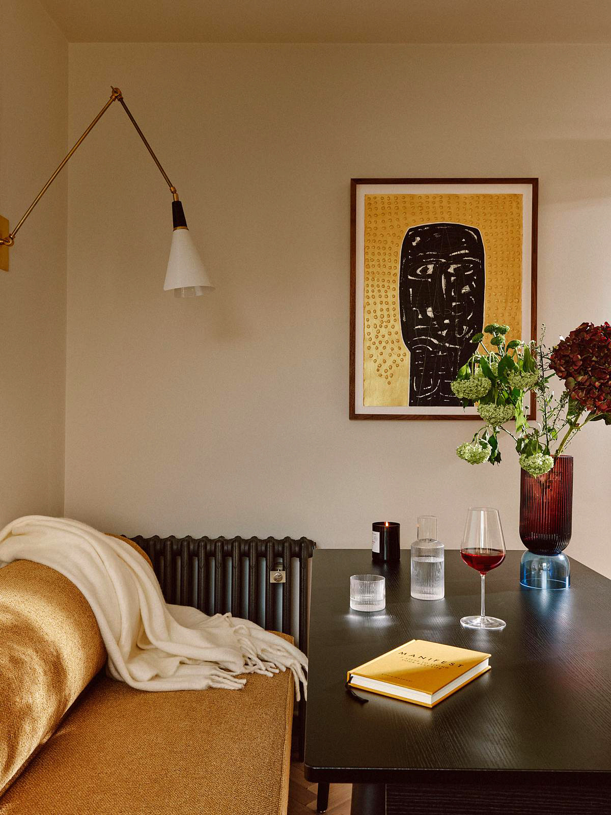 cozy kitchen banquette