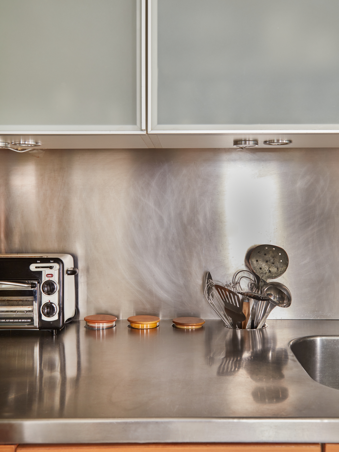 Stainless steel countertop