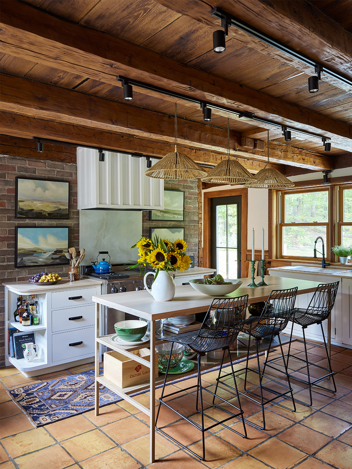 wire bar stools at kitchen island