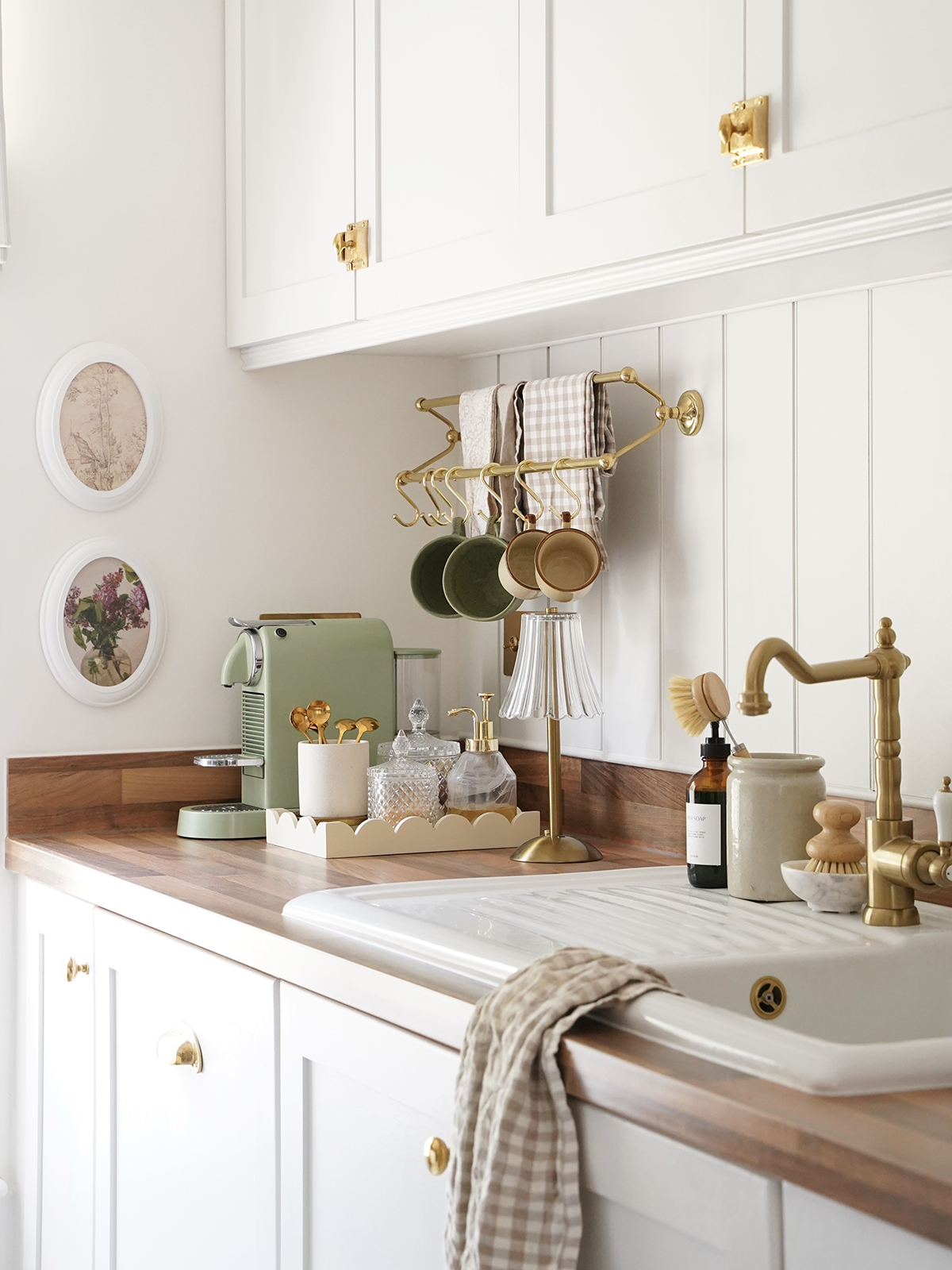 farmhouse sink