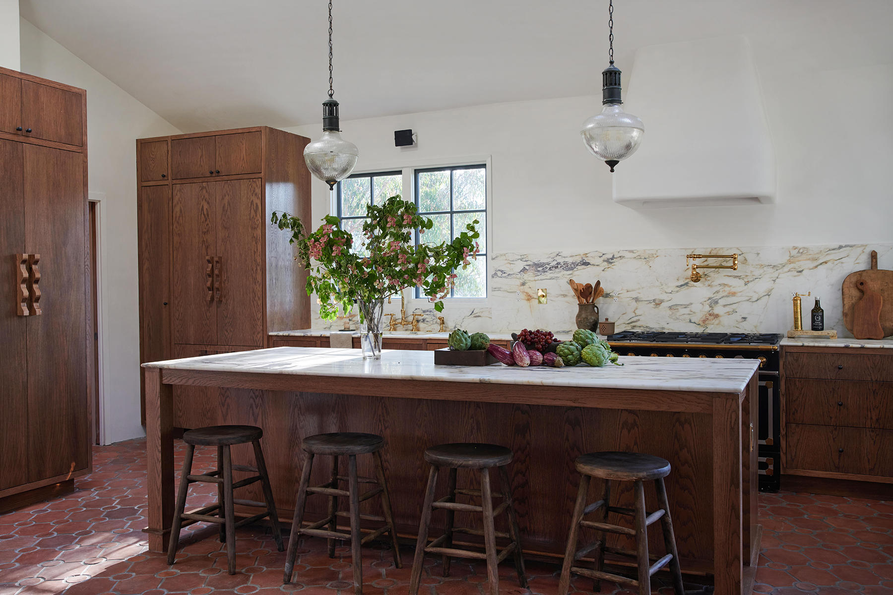 marble kitchen island