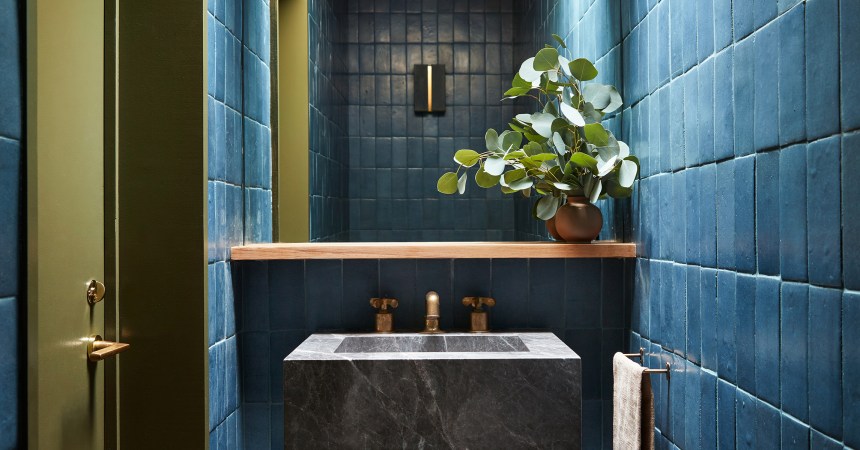 A ’60s-Inspired Palette of Tiles Makes This Mid-Century Feel More Modern