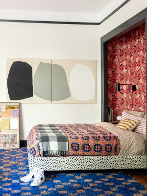 Just Touring This Calendar-Obsessed Creative’s Live-Work Apartment Will ...