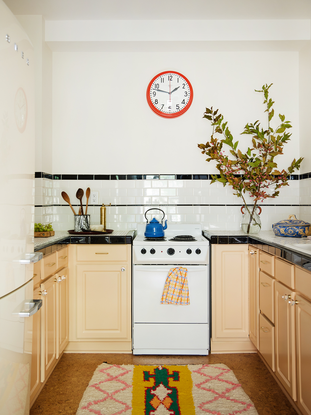 yellow kitchen cabinets