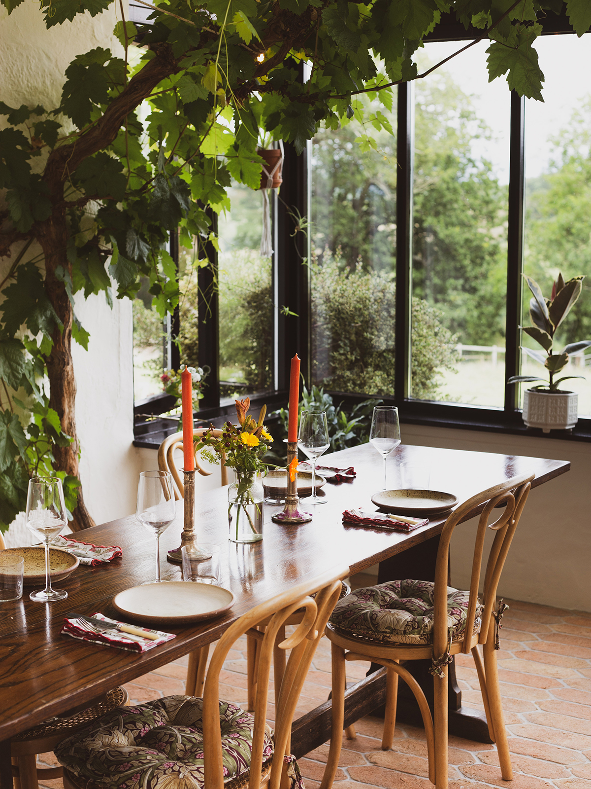 festive dining table