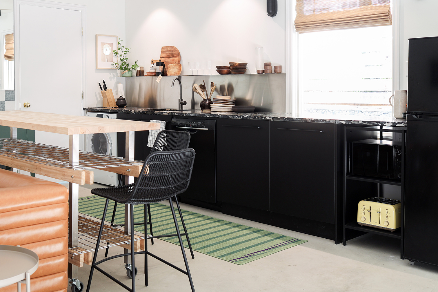 black garage kitchen