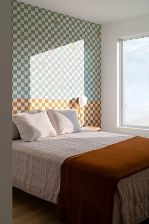 checkered bedroom wallpaper