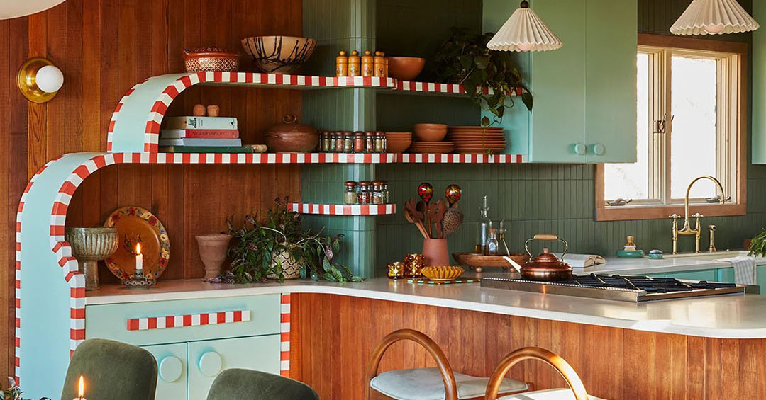 curved kitchen shelves