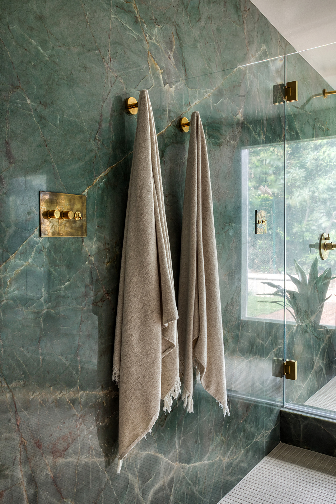 green onyx bathroom