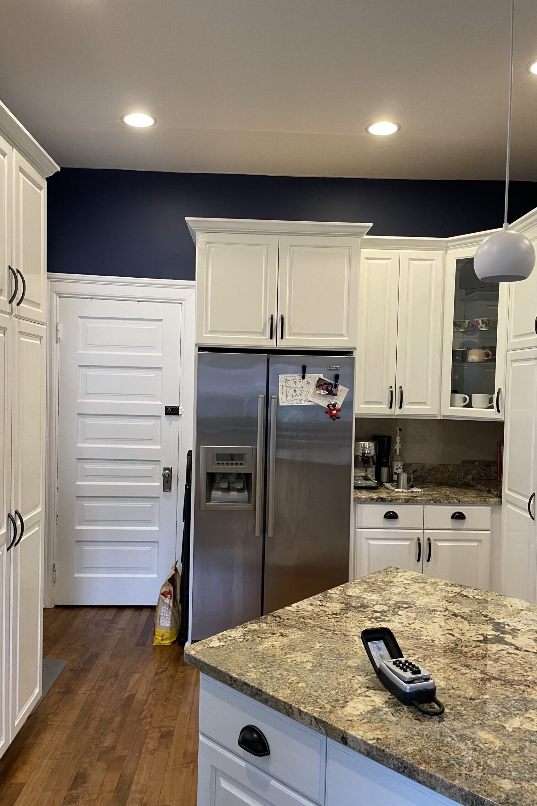 white kitchen cabinets