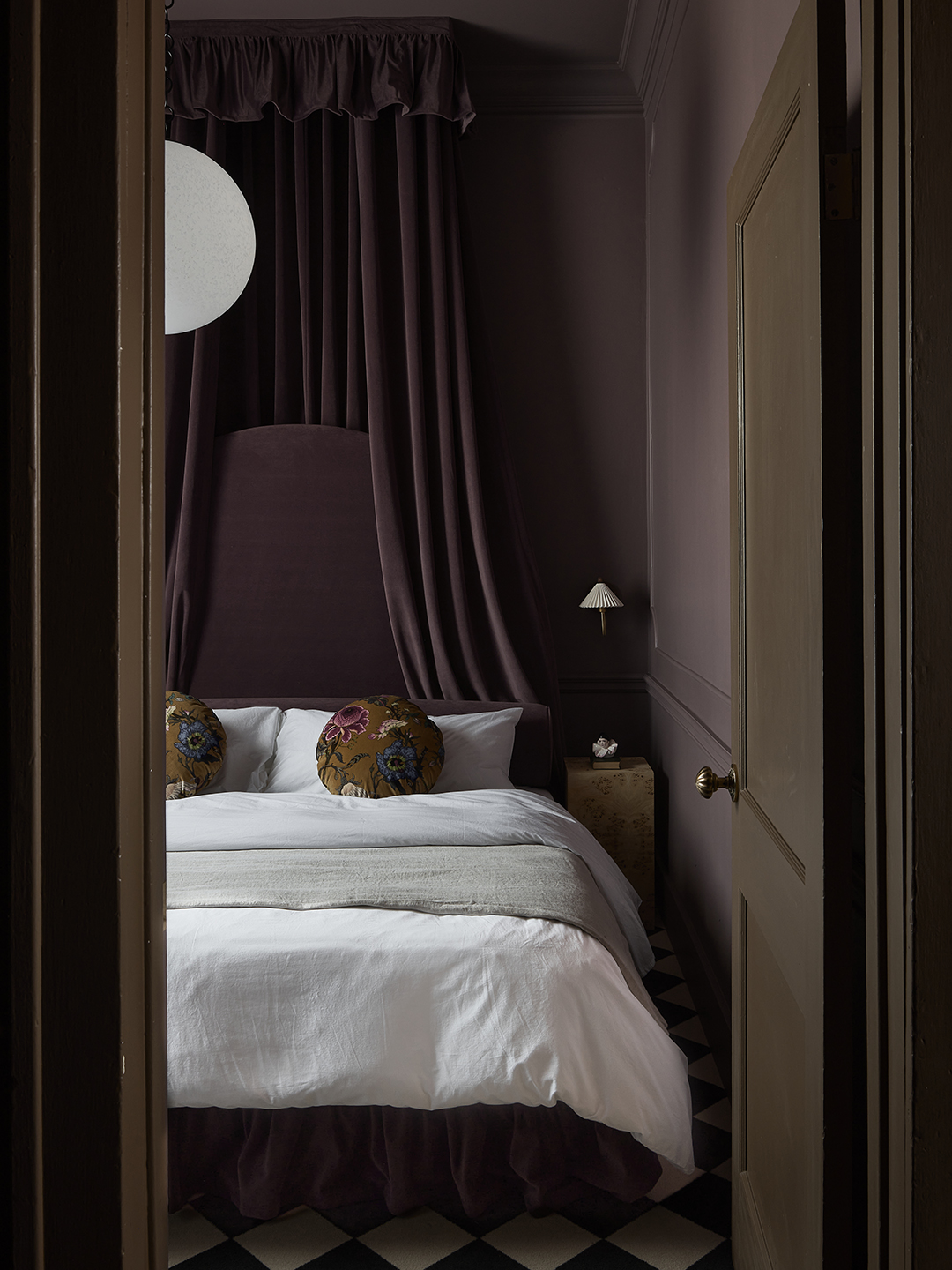 dark brown/violet bedroom