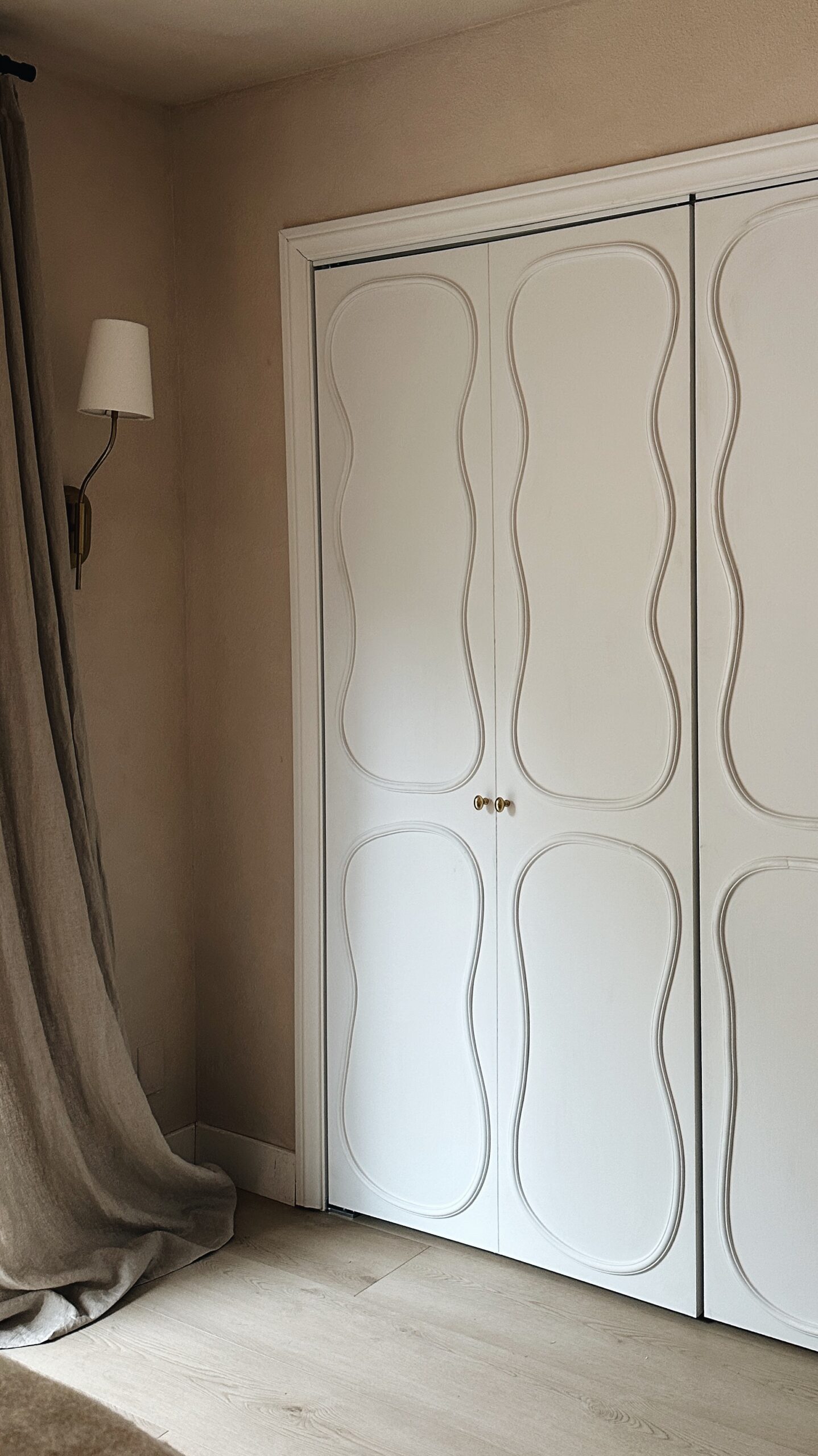 How to Add Squiggly Molding to Basic Bifold Closet Doors