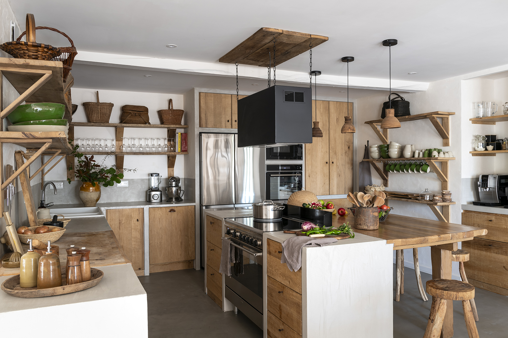 wood kitchen cabinets