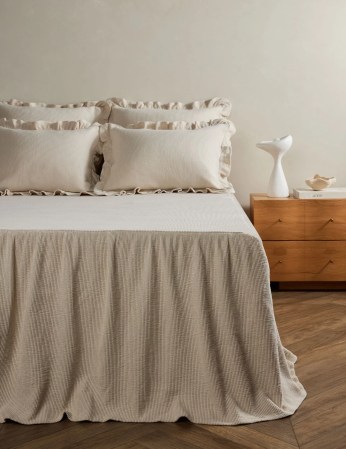  ruffled bedding