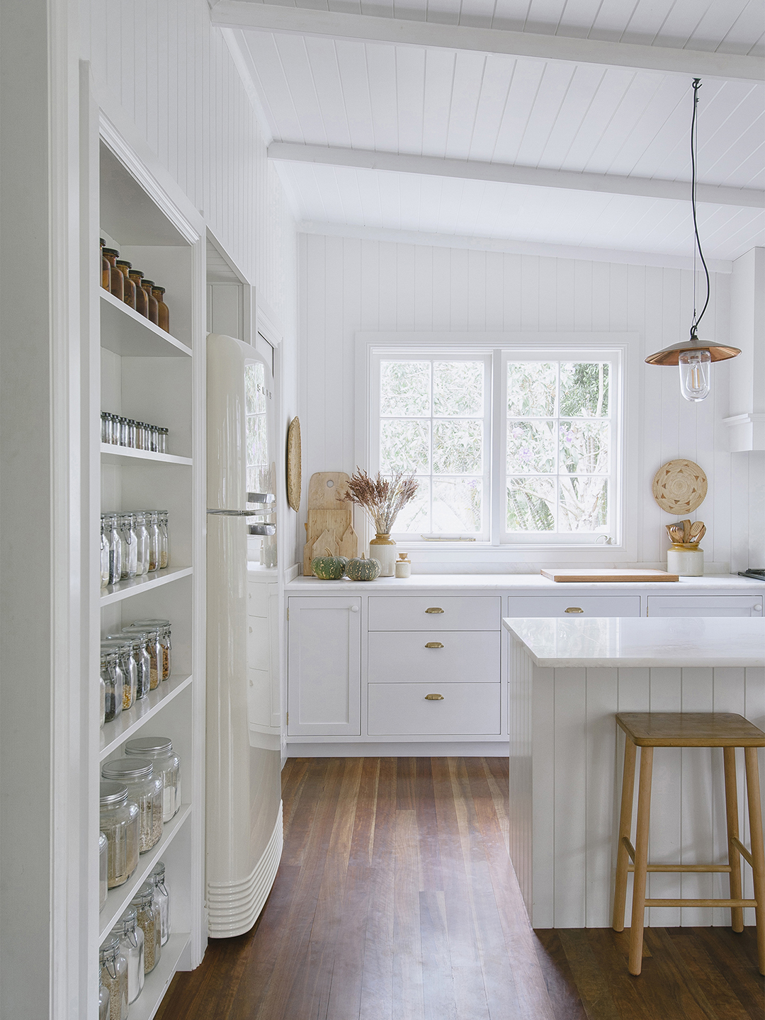 white kitchen cabinets