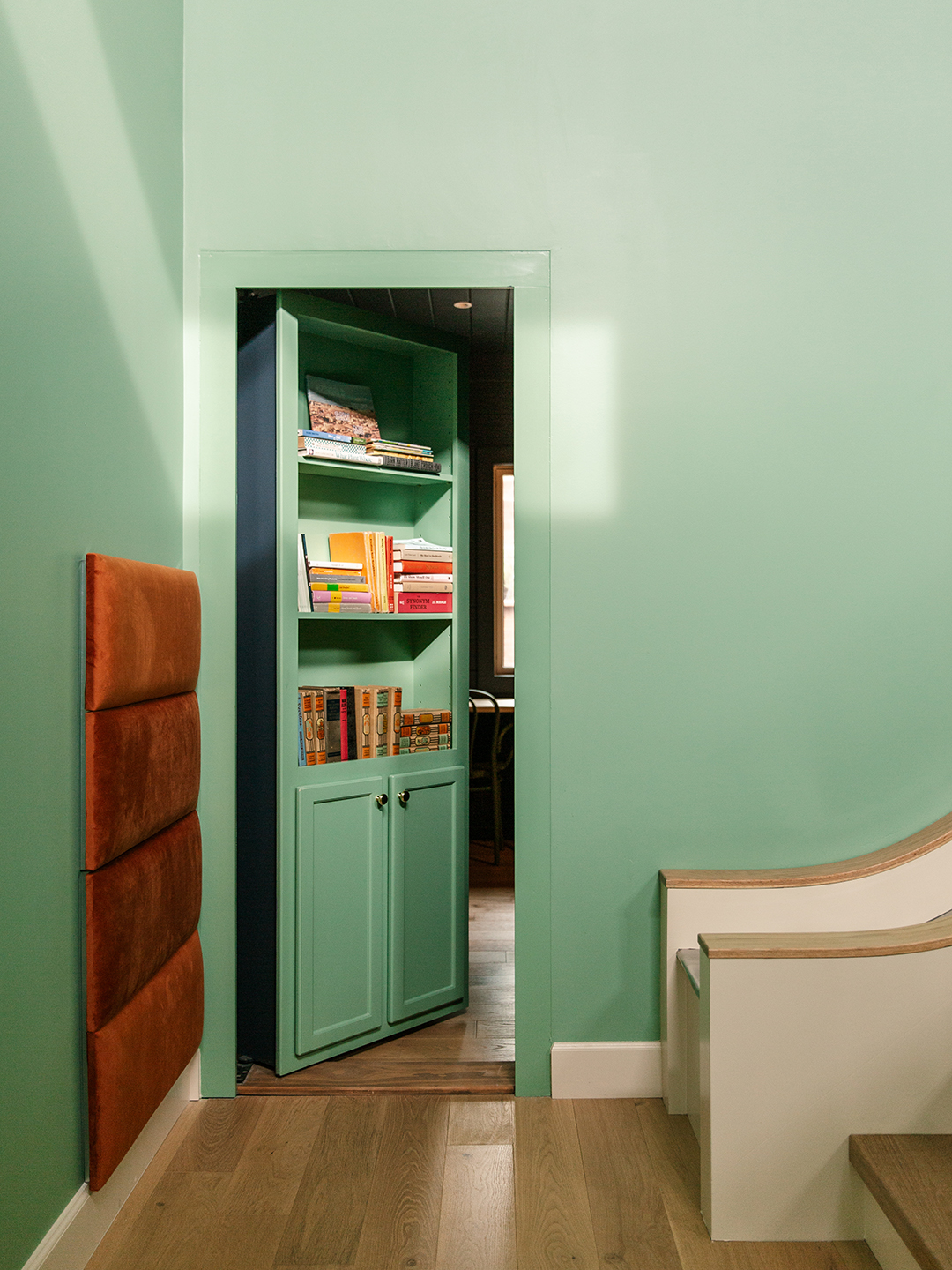 secret door bookshelf