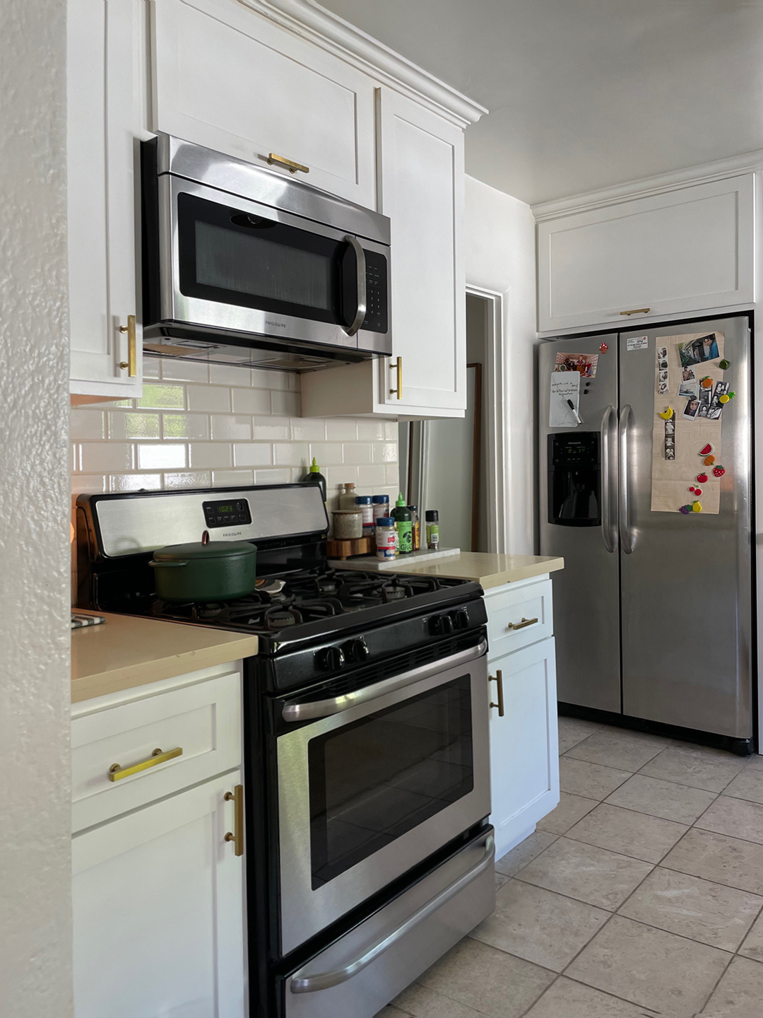 white kitchen cabinets