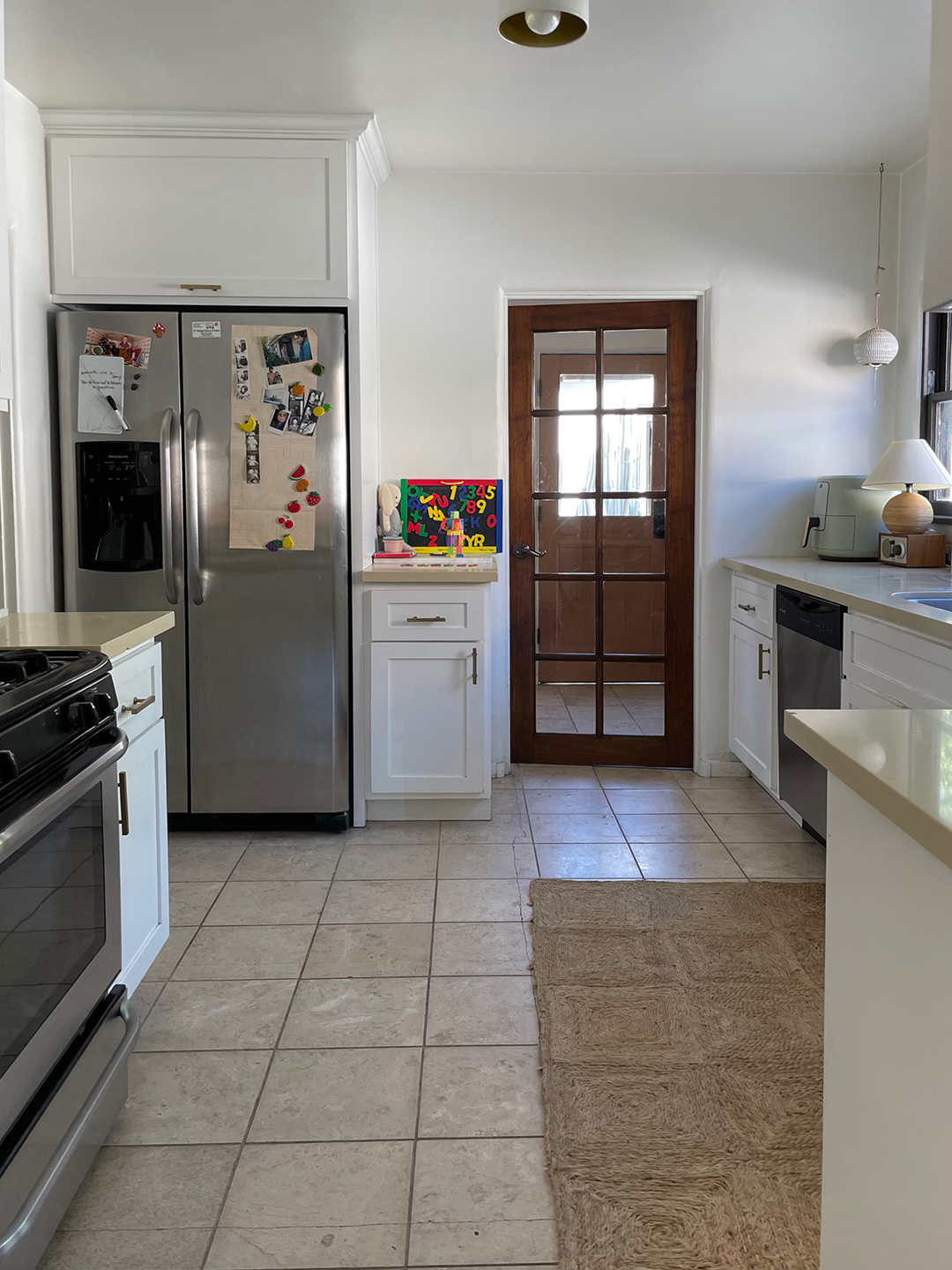 white kitchen cabinets