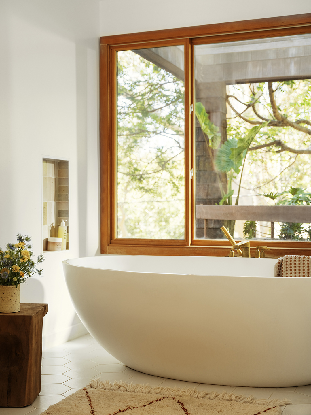 tub near window