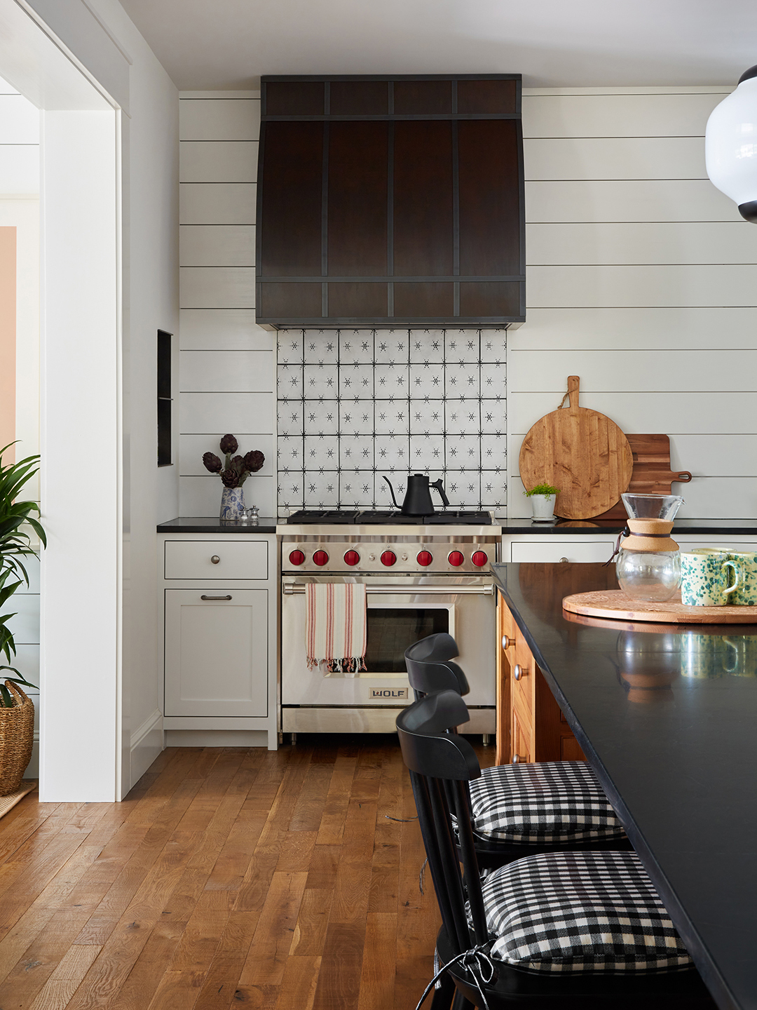 black and white kitchen